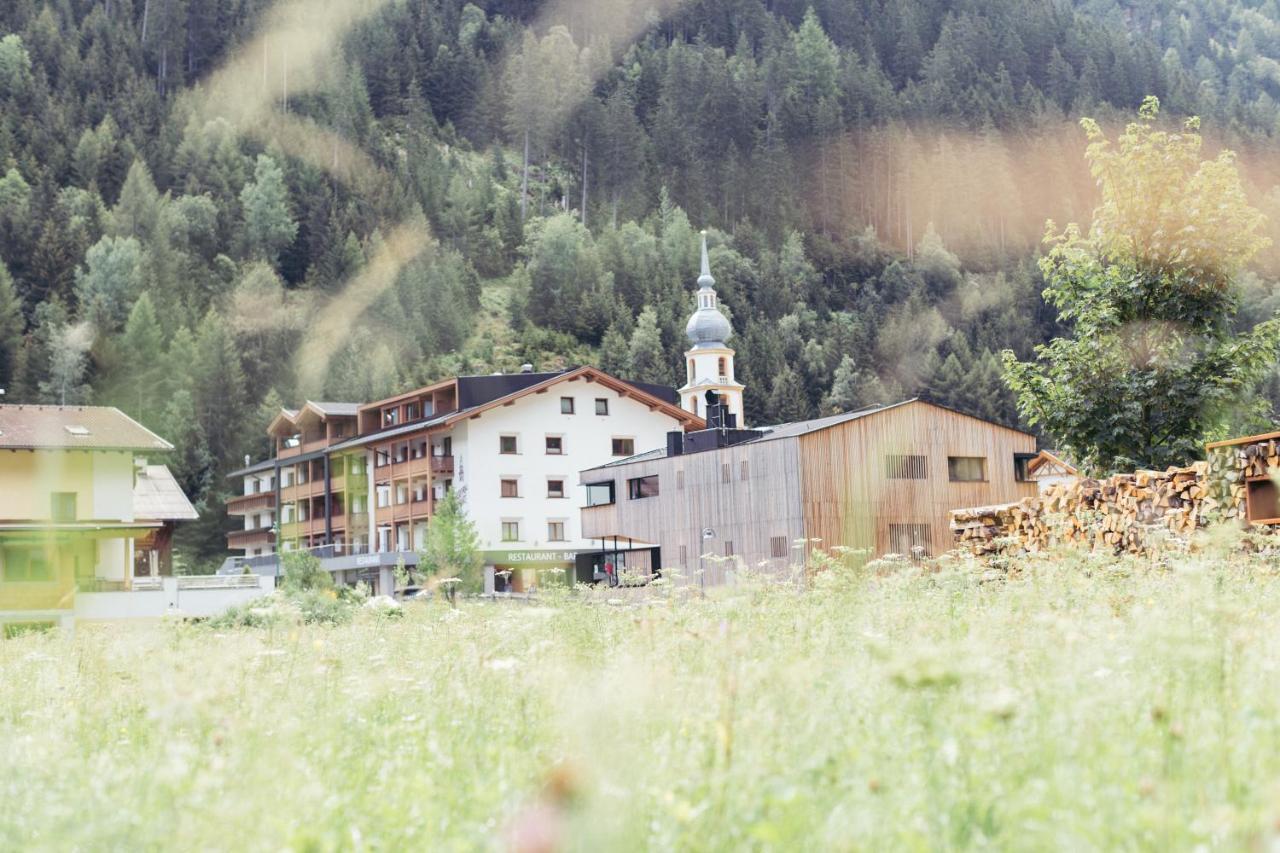 Hotel Kirchenwirt Kaunertal Exterior foto